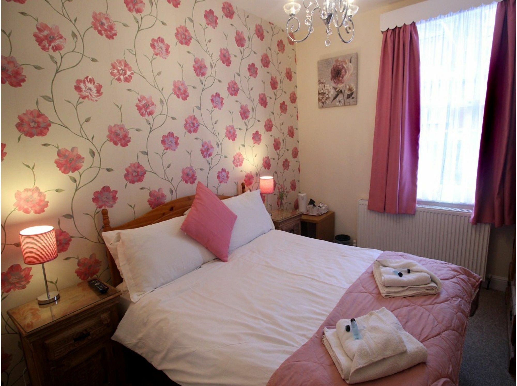 Esplanade Gardens B&B สการ์โบโรห์ ภายนอก รูปภาพ