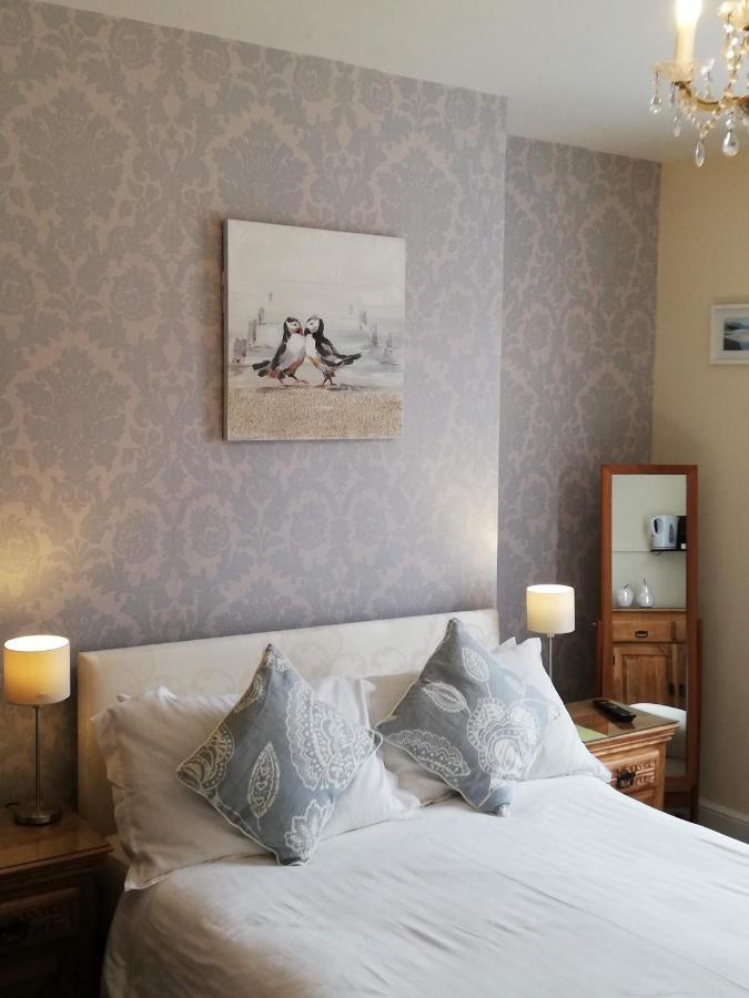 Esplanade Gardens B&B สการ์โบโรห์ ภายนอก รูปภาพ